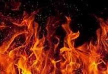 চট্টগ্রামে ভূমি অফিসের সাইনবোর্ড ও রেললাইনে আগুন