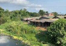 খাল দখল-দূষণের থাবায় ঈদগাঁও নদী বিষাক্ত ও দুর্গন্ধময় জলাশয়ে পরিণত