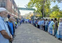 ‘শ্রমিক কর্মচারীদের এক বেতন কমিশন ঘোষণা করতে হবে’