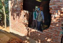 খুটাখালীতে নির্মানাধিন ২ বসতঘর গুড়িয়ে দিল বনবিভাগ