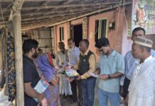 রাউজানে বিএনপির ৩১ দফার লিফলেট বিতরণ