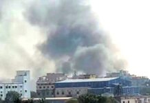 ৮ ইউনিটের দেড় ঘণ্টার চেষ্টায় টঙ্গীর তুলার গুদামের আগুন নিয়ন্ত্রণে