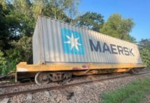 সীতাকুণ্ডে ভোর রাতে মালবাহী ট্রেনের বগি লাইনচ্যুত