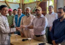 রোহিঙ্গাদের বৈধভাবে সিম কার্ড দিচ্ছে সরকার