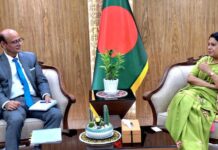 পরিবেশ উপদেষ্টার সঙ্গে এডিবির উচ্চপর্যায়ের প্রতিনিধিদলের বৈঠক