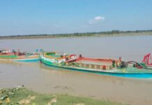 অবৈধভাবে বালু উত্তোলন : বাঁশখালীতে দুই ড্রেজারসহ আটক ৪