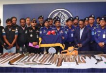 রাউজানের বিভিন্ন এলাকায় বিশেষ অভিযানে দেশি-বিদেশি আগ্নেয়াস্ত্র-গুলি উদ্ধারসহ আটক ৫