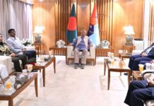 প্রধান উপদেষ্টার সঙ্গে তিন বাহিনীর প্রধানদের সাক্ষাৎ