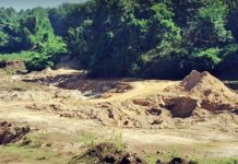 রাউজানে নিষেধাজ্ঞা অমান্য করে মাটি–বালু উত্তোলন, আদালতের জরিমানা