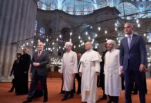 তুরস্কের ‘নীল মসজিদ’ পরিদর্শনে পোপ লিও