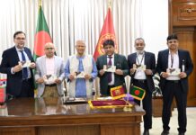 বিজয় দিবস উপলক্ষে স্মারক ডাকটিকিট অবমুক্ত করলেন প্রধান উপদেষ্টা