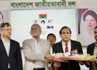 আনুষ্ঠানিকভাবে বিএনপিতে যোগ দিলেন রেজা কিবরিয়া