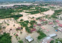ইন্দোনেশিয়ায় সৃষ্ট বন্যা-ভূমিধসে মৃতের সংখ্যা ৯০০ ছাড়াল