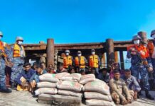 অবৈধভাবে মিয়ানমারের সিমেন্ট পাচার, দুটি ট্রলারসহ আটক ২২