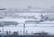 যুক্তরাষ্ট্রে ১৫০০ ফ্লাইট বাতিল, ভোগান্তিতে যাত্রীরা