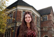 অক্সফোর্ড ইউনিয়নের প্রথম ফিলিস্তিনি প্রেসিডেন্ট আরওয়া এলরায়েস