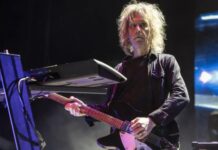 দ্য কিউরের গিটারিস্ট পেরি ব্যামন্ট আর নেই