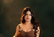 বোল্ড লুকে ঝড় তুললেন হটকেক চিত্রনায়িকা মন্দিরা