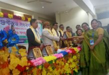 অভিষেক, গুণীজন সংবর্ধনার মাধ্যমে কাপ্তাইয়ে ‘সুরের ধারা পরিবারের’ যাত্রা শুরু