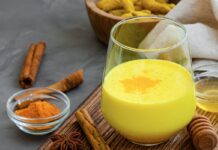 হলুদ দুধ পানের এই ৭ উপকারের কথা জানেন না অনেকেই