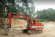 রাউজানে পাহাড় টিলা নিধন অবাধে চলছে