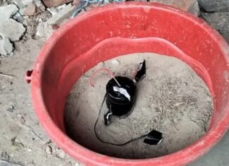 টেকনাফে চিংড়ি ঘেরে বোমা সাদৃশ্য বস্তু