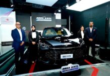 দেশে নতুন হাইব্রিড এসইউভি উন্মোচন করল এমজি