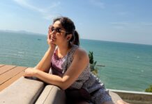 থাইল্যান্ড ভ্রমণে ভিন্ন লুকে ধরা দিলেন ভাবনা