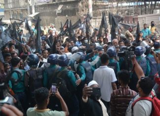 বিক্ষোভে উত্তাল, টানা কর্মবিরতিতে অচল চট্টগ্রাম বন্দর