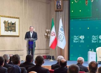 ইরান কূটনীতি এবং যুদ্ধ উভয়ের জন্যই প্রস্তুত: পররাষ্ট্রমন্ত্রী