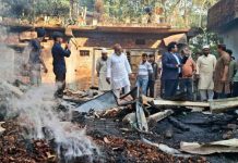 হাটহাজারীতে আগুনে দুই পরিবারের বসতঘর পুড়ে ছাই