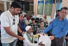খাগড়াছড়ি প্রেসক্লাব’র উদ্যোগে হতদরিদ্রদের মাঝে ইফতার সামগ্রী বিতরণ