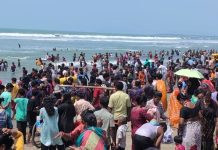 সনাতন ধর্মাবলম্বীদের বারুণী স্নান ও গঙ্গাপূজায় কক্সবাজার সৈকতে পুণ্যার্থীর ঢল