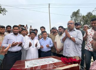 ঈদগাঁওয়ে জিয়া খাল খনন কমসূর্চির উদ্বোধন করলেন এমপি কাজল