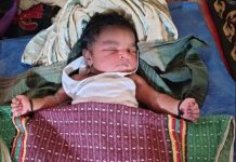 চন্দ্রঘোনার বাঙ্গালহালিয়ায় শ্বশানের পাশ থেকে নবজাতক উদ্ধার