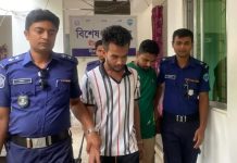 মিরসরাইয়ে ব্যবসায়ীকে কুপিয়ে টাকা ছিনতাইয়ের ঘটনায় আটক ২