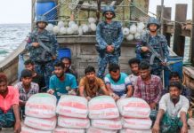 মিয়ানমারে পাচারকালে সিমেন্ট বোঝাই বোটসহ আটক ১১