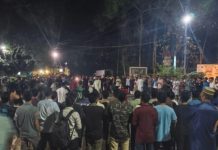 চবিতে ছাত্রদল-শিবিরের পাল্টাপাল্টি বিক্ষোভ