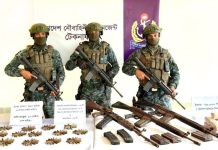 টেকনাফে নৌবাহিনীর অভিযানে অস্ত্র, গোলাবারুদ ও বিপুল ইয়াবা জব্দ