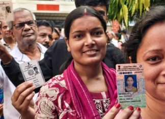 পশ্চিমবঙ্গ নির্বাচনের দ্বিতীয় দফার ভোটগ্রহণ চলছে