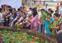 বান্দরবানে বোধিবৃক্ষে শুদ্ধজল ঢেলে বুদ্ধ পূর্ণিমা পালন