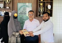 ঈদগাঁওয়ে অস্বচ্ছল শিক্ষার্থীর পাশে যুব মানবিক ফাউন্ডেশন