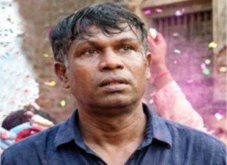 সড়কে গাছ সরাতে গিয়ে আরেকটির চাপায় সিএনজি চালকের মৃত্যু