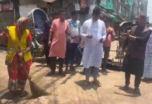 ঈদের দিন বর্জ্য অপসারণে মাঠে মেয়র