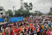 বকেয়া বেতনের দাবিতে কালুরঘাটে আজিম গ্রুপ শ্রমিকদের সড়ক অবরোধ, ১০ কিলোমিটার যানজট!