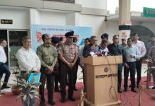 ট্রেনের ছাদে ভ্রমণ ঠেকাতে নেয়া হয়েছে বাড়তি ব্যবস্থা: রেল সচিব