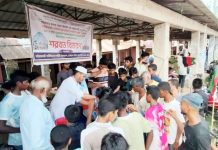 রাউজানে হক কমিটির উদ্যোগে পথচারীদের মাঝে শরবত বিতরণ