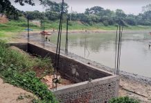 নোয়াজিশপুরে সরকারি ঈশা খাঁ দিঘির জলীয় অংশ দখল