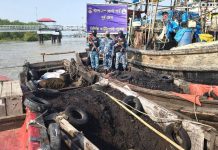 পতেঙ্গায় চোরাইকৃত কয়লাসহ দুইটি কাঠের নৌকা জব্দ