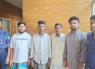 আনোয়ারায় আওয়ামী লীগ নেতাসহ আটক ৪